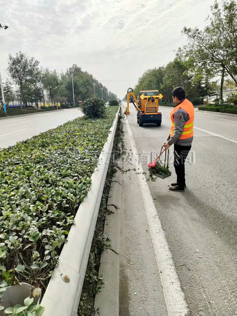 全液壓多功能綠籬修剪機(jī)